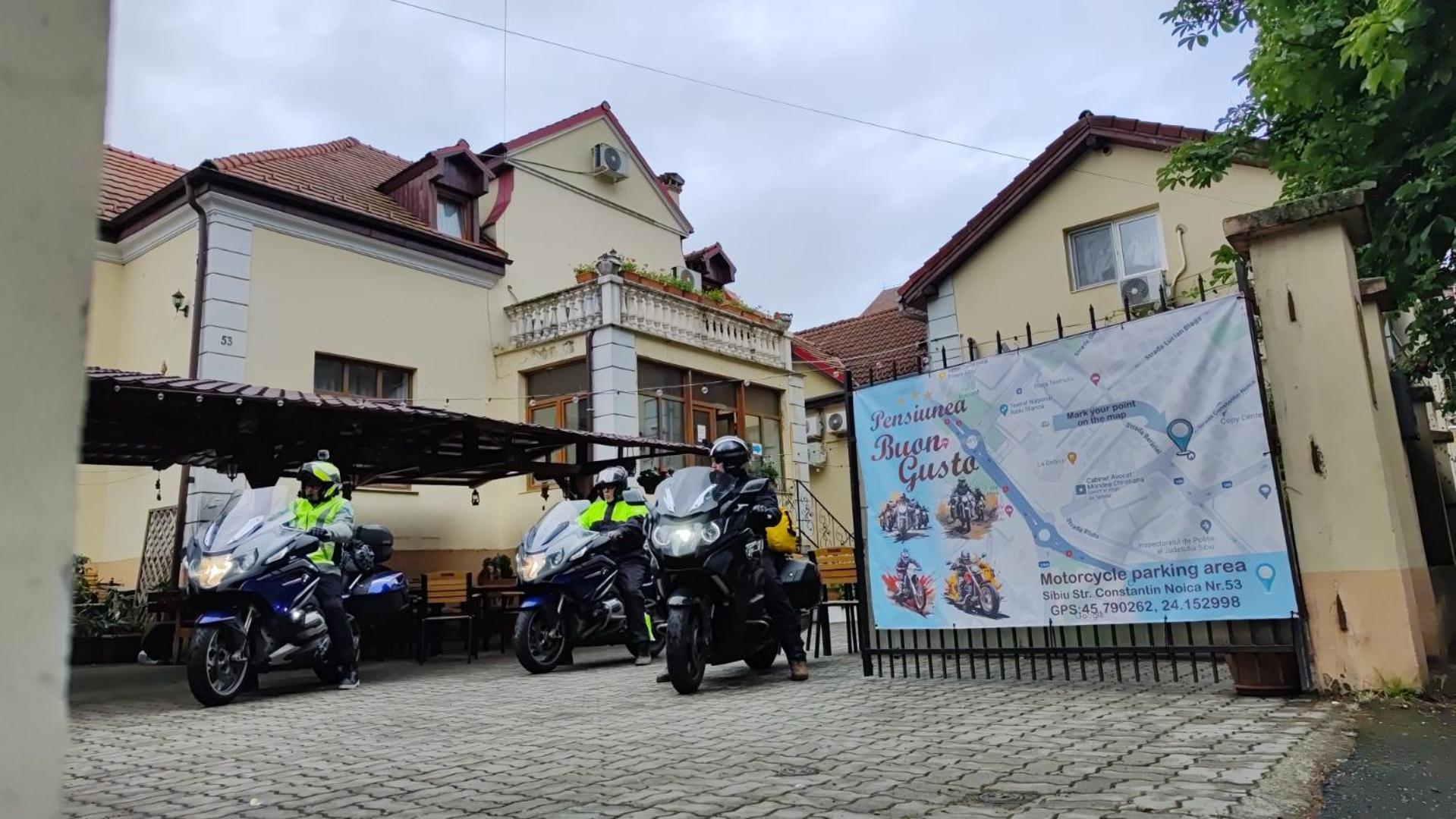 Pensiunea Buon Gusto Sibiu-Motorcyle Friendly,City Center Экстерьер фото